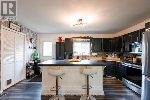 35613 Victoria Street, Southwold (Fingal), ON - Indoor Photo Showing Kitchen