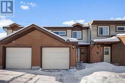 402 SANDHAMN PRIVATE  Ottawa, ON K1T 2Y9