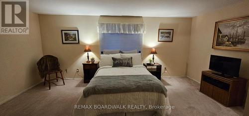 XL Primary suite with loads of room for ideas - 402 Sandhamn Private, Ottawa, ON - Indoor Photo Showing Bedroom