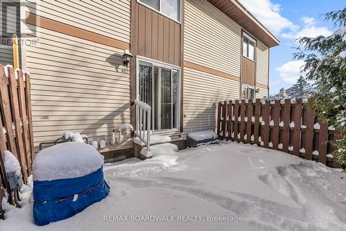 Intimate private backyard - 402 Sandhamn Private, Ottawa, ON - Outdoor With Exterior