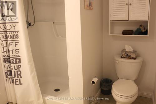 Lower level 3 pcs Bathroom/Laundry - 1791 Cumberland Street, Cornwall, ON - Indoor Photo Showing Bathroom