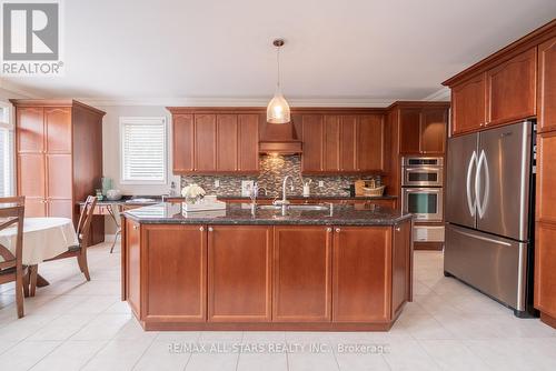 134 Stephensbrook Circle, Whitchurch-Stouffville, ON - Indoor Photo Showing Kitchen