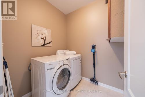134 Stephensbrook Circle, Whitchurch-Stouffville, ON - Indoor Photo Showing Laundry Room