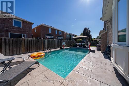 134 Stephensbrook Circle, Whitchurch-Stouffville, ON - Outdoor With In Ground Pool