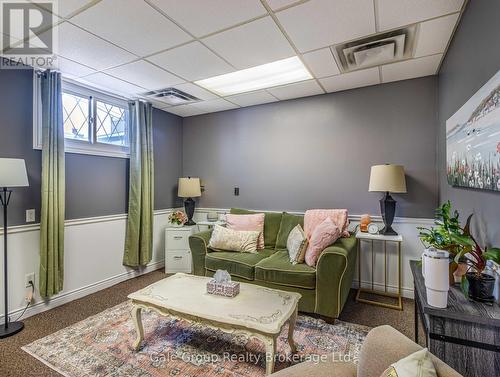 5 Wellington Street N, Woodstock (Woodstock - North), ON 