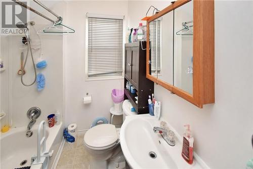 7 Sixth Ave, Levack, ON - Indoor Photo Showing Bathroom