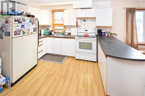 7 Sixth Ave, Levack, ON - Indoor Photo Showing Kitchen