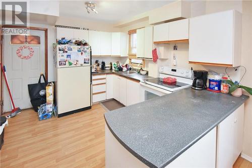 7 Sixth Ave, Levack, ON - Indoor Photo Showing Kitchen
