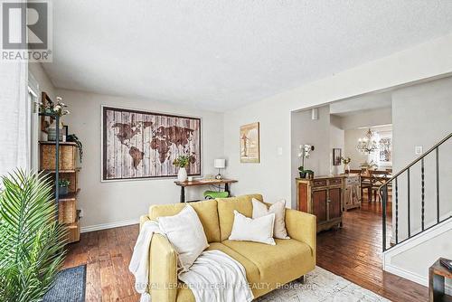 61 - 2003 Falkirk Crescent, Ottawa, ON - Indoor Photo Showing Living Room