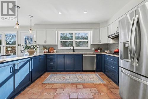 1231 Clothier Court, Ottawa, ON - Indoor Photo Showing Kitchen With Upgraded Kitchen