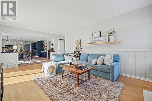 1231 Clothier Court, Ottawa, ON - Indoor Photo Showing Living Room