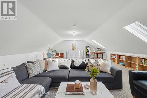 1231 Clothier Court, Ottawa, ON - Indoor Photo Showing Living Room