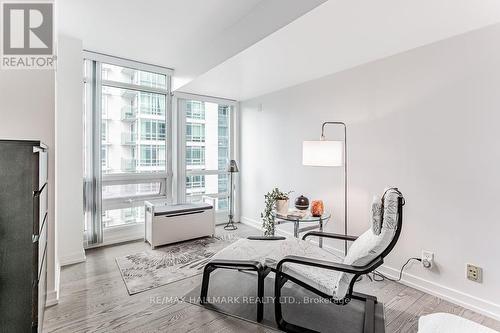 1810 - 381 Front Street W, Toronto, ON - Indoor