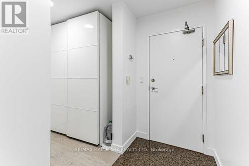 1810 - 381 Front Street W, Toronto, ON - Indoor Photo Showing Other Room