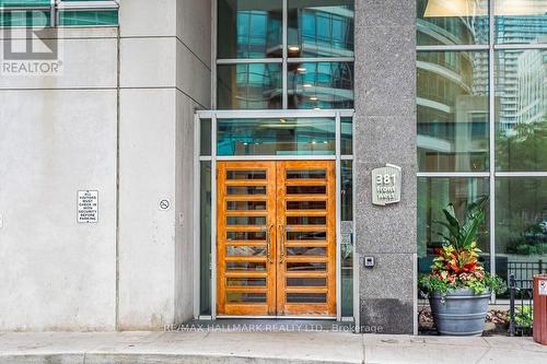 1810 - 381 Front Street W, Toronto, ON - Outdoor