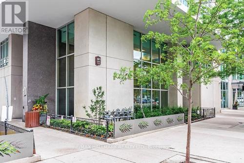 1810 - 381 Front Street W, Toronto, ON - Outdoor With Exterior