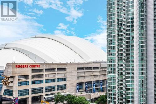 1810 - 381 Front Street W, Toronto, ON - Outdoor