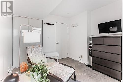 1810 - 381 Front Street W, Toronto, ON - Indoor