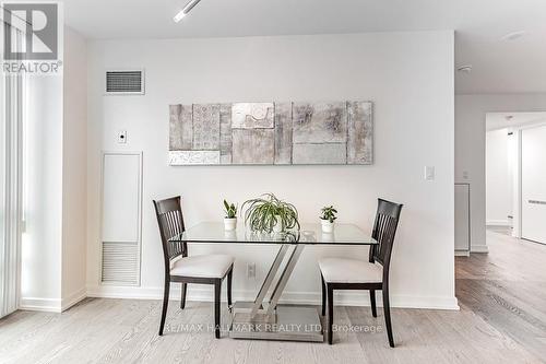 1810 - 381 Front Street W, Toronto, ON - Indoor Photo Showing Dining Room