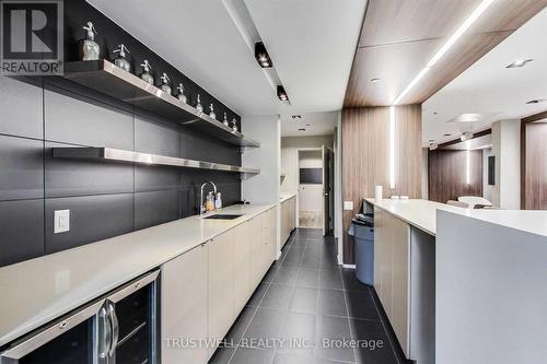 1601 - 101 Peter Street, Toronto, ON - Indoor Photo Showing Kitchen With Upgraded Kitchen