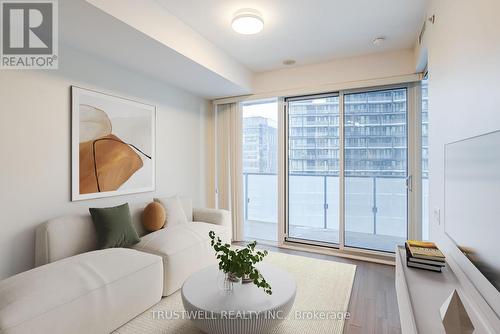 1601 - 101 Peter Street, Toronto, ON - Indoor