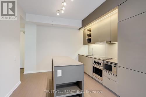 1601 - 101 Peter Street, Toronto, ON - Indoor Photo Showing Kitchen
