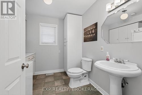 578 Sycamore Street, Kingston (South Of Taylor-Kidd Blvd), ON - Indoor Photo Showing Bathroom
