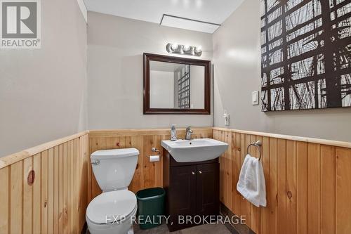 578 Sycamore Street, Kingston (South Of Taylor-Kidd Blvd), ON - Indoor Photo Showing Bathroom