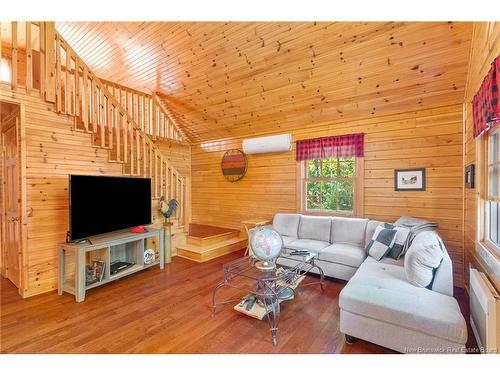 602 Cox Point Rd, Cumberland Bay, NB 