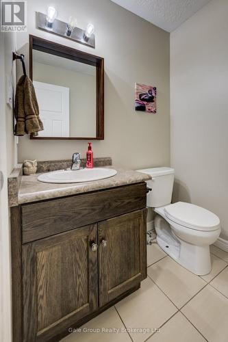 1444 Dunkirk Avenue, Woodstock (Woodstock - North), ON - Indoor Photo Showing Bathroom