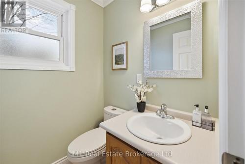 28 Weneil Drive, Hamilton (Freelton), ON - Indoor Photo Showing Bathroom