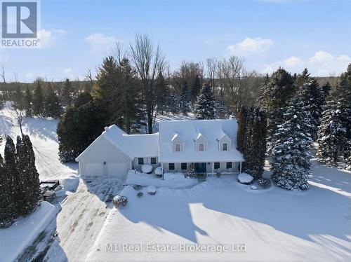 28 Weneil Drive, Hamilton (Freelton), ON - Outdoor