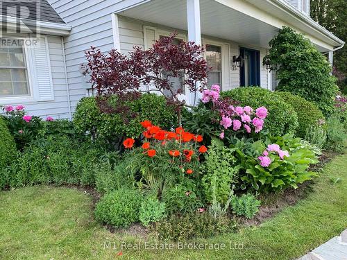 28 Weneil Drive, Hamilton (Freelton), ON - Outdoor