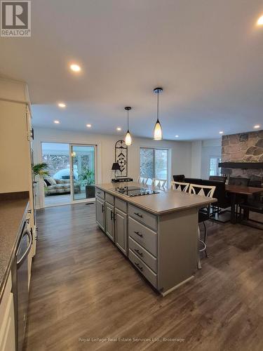 184 Dundas Street E, Hamilton (Waterdown), ON - Indoor