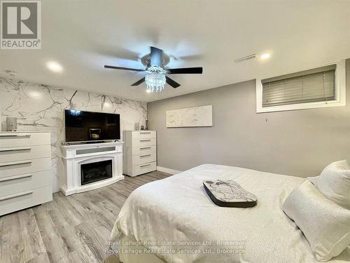 184 Dundas Street E, Hamilton (Waterdown), ON - Indoor Photo Showing Bedroom