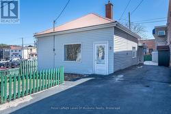 9 CAROLINE STREET E Huntsville (Chaffey), ON P1H 2B3