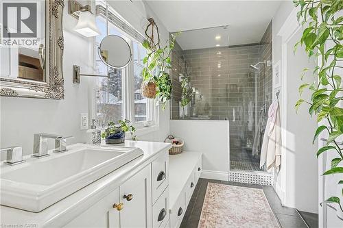 1316 E King Street E, Hamilton, ON - Indoor Photo Showing Bathroom