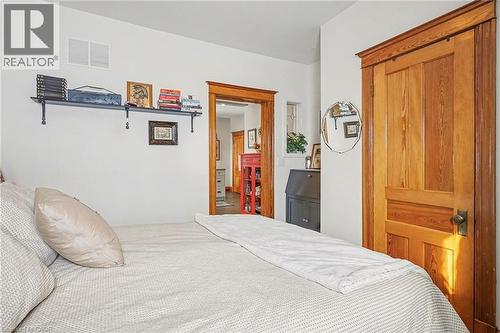 1316 E King Street E, Hamilton, ON - Indoor Photo Showing Bedroom