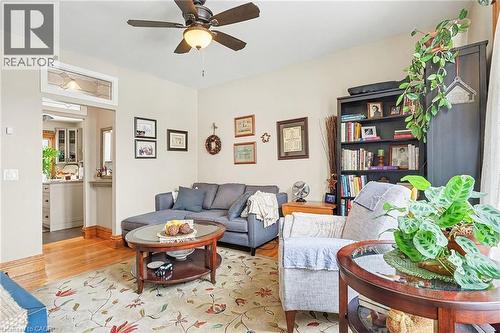 1316 E King Street E, Hamilton, ON - Indoor Photo Showing Living Room