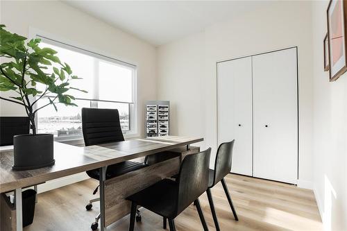 Home is similar, but might not be exact. - 72 Dave'S Cove, West St Paul, MB - Indoor Photo Showing Office