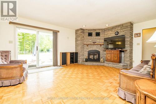 634 David Manchester Road, Ottawa, ON - Indoor Photo Showing Living Room With Fireplace