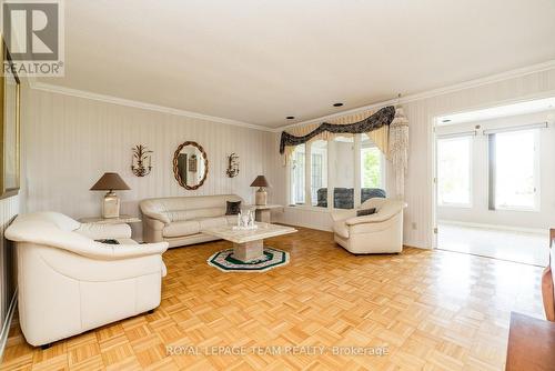 634 David Manchester Road, Ottawa, ON - Indoor Photo Showing Living Room