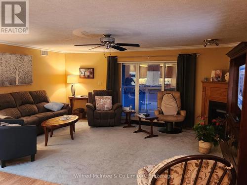 201 - 85 William Street N, Brockton, ON - Indoor Photo Showing Living Room