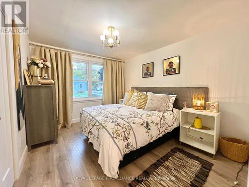 178 Burnham Street, Belleville (Belleville Ward), ON - Indoor Photo Showing Bedroom