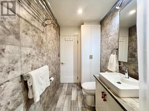 178 Burnham Street, Belleville (Belleville Ward), ON - Indoor Photo Showing Bathroom