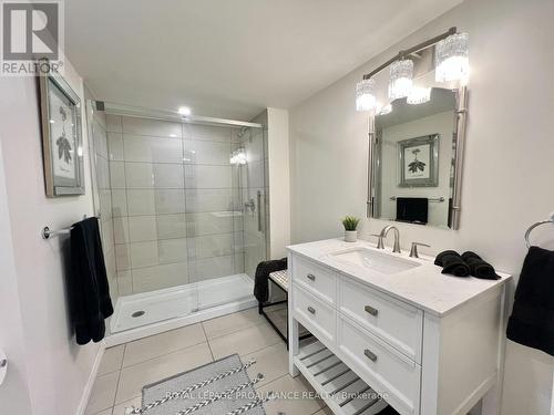 178 Burnham Street, Belleville (Belleville Ward), ON - Indoor Photo Showing Bathroom