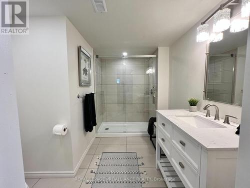 178 Burnham Street, Belleville (Belleville Ward), ON - Indoor Photo Showing Bathroom