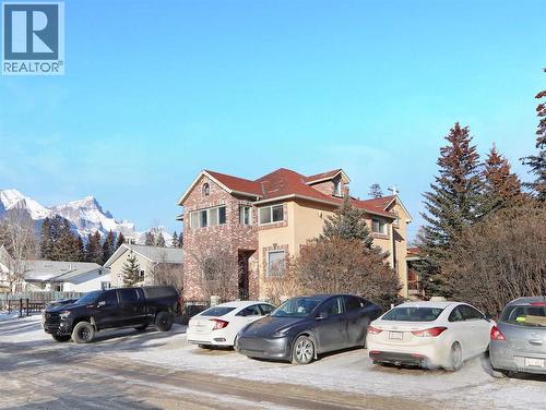 910 Main Street, Canmore, AB - Outdoor