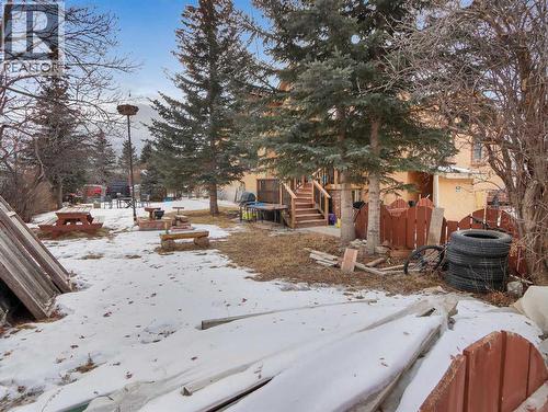 910 Main Street, Canmore, AB - Outdoor