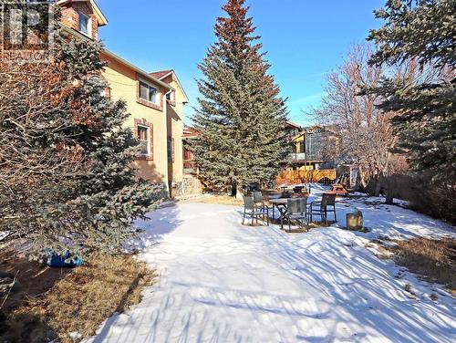 910 8Th Street, Canmore, AB - Outdoor